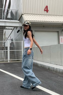 Light Blue Washed Denim Jeans - Low Waist Style, 90s Inspired, Casual Everyday Look, Perfect for Lazy Mornings