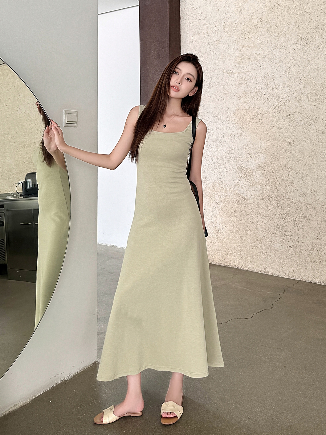 Light Gray Cotton Sleeveless Dress with Fitted Waist, French Style High-Waisted Long Skirt, Summer Thin Fabric for Women Light Gray Cotton Sleeveless Dress with Fitted Waist, French Style High-Waisted Long Skirt, Summer Thin Fabric for Women