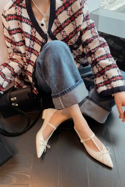 Light Luxury Bow Low-Heeled Pointed Toe Genuine Leather Mary Jane T-Strap Shoes for Chic Bourgeois Style