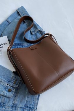 Light Luxury Retro High-End Bucket Bag for Women - Versatile Minimalist Shoulder Crossbody Bag for Commuting