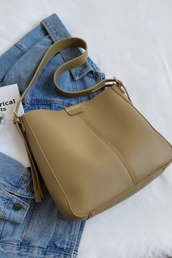Light Luxury Retro High-End Bucket Bag for Women - Versatile Minimalist Shoulder Crossbody Bag for Commuting