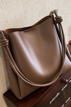 Light Luxury Retro Large-Capacity Shoulder Bag - Textured Mother and Child Bucket Bag for Women - Autumn Winter Fashion