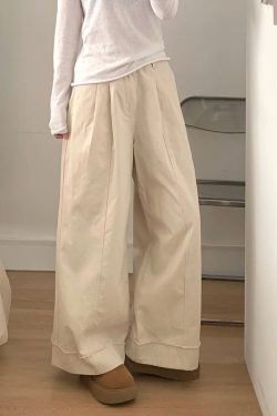 Light Purple Wide-Leg Cropped Jeans for Women - Plus Size, Loose Fit, Flattering for Pear-Shaped Figures, Trendy Casual Style