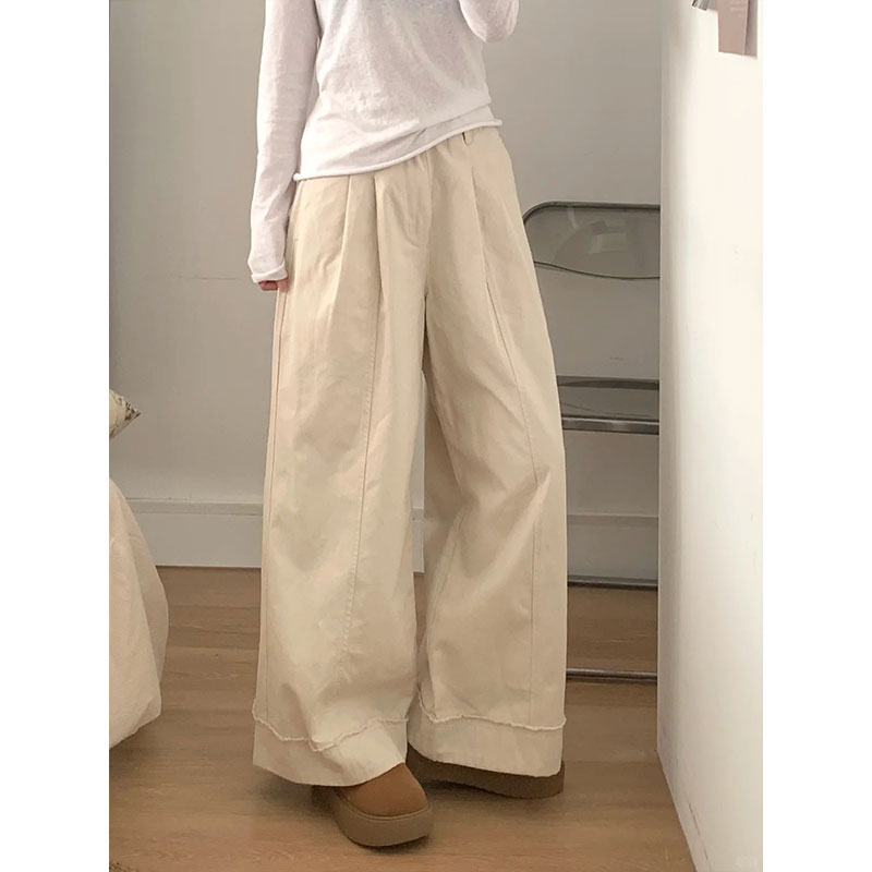 Light Purple Wide-Leg Cropped Jeans for Women - Plus Size, Loose Fit, Flattering for Pear-Shaped Figures, Trendy Casual Style Light Purple Wide-Leg Cropped Jeans for Women - Plus Size, Loose Fit, Flattering for Pear-Shaped Figures, Trendy Casual Style