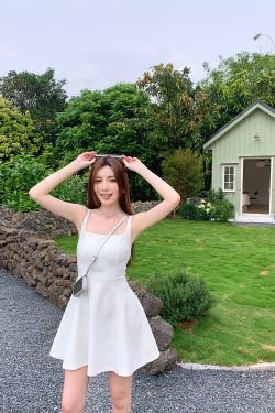 Lightweight A-Line Short Skirt for Tall Women, High Waist, Square Neck, Slimming, Stretchy Little Black Dress for Spring & Summer