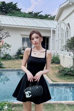 Lightweight A-Line Short Skirt for Tall Women, High Waist, Square Neck, Slimming, Stretchy Little Black Dress for Spring & Summer