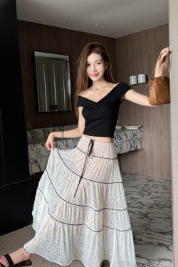 Lightweight Adjustable Lace Camisole and Flared Tulle Long Skirt Set for Summer Vacation, Boho Style