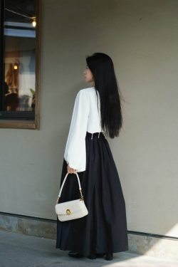 Lightweight Beaded Cardigan with Pipa Sleeves, Long-Sleeved Elegant Outerwear, Wrinkle-Resistant Short Jacket for Spring and Summer