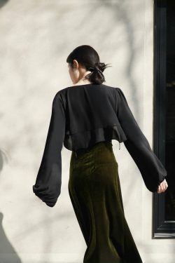 Lightweight Beaded Cardigan with Pipa Sleeves, Long-Sleeved Elegant Outerwear, Wrinkle-Resistant Short Jacket for Spring and Summer