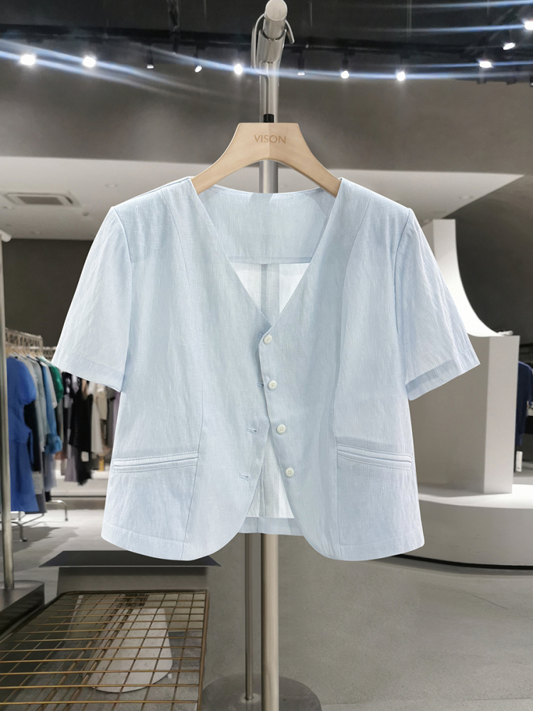 Lightweight Blue Korean-Style Short Jacket for Women - Elegant Summer 2025 Thin Top for a Youthful Look Lightweight Blue Korean-Style Short Jacket for Women - Elegant Summer 2025 Thin Top for a Youthful Look