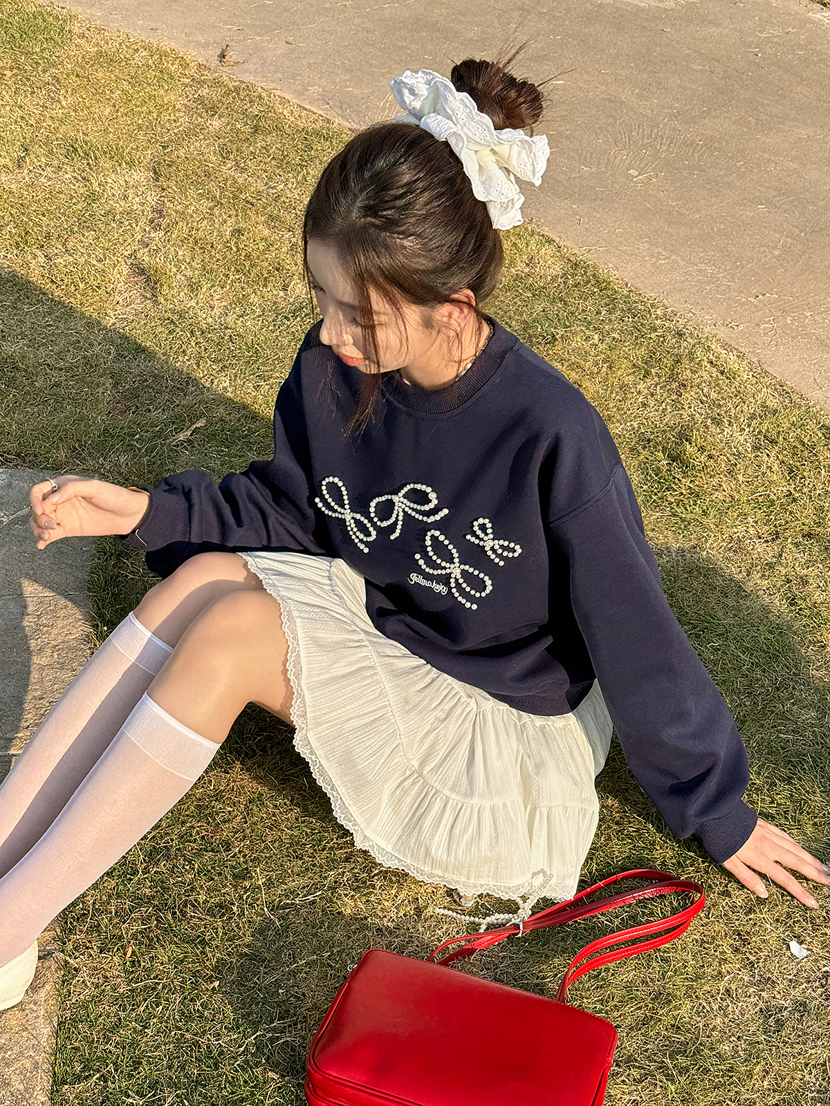 Lightweight Dark Blue Pearl Bow Pullover Sweatshirt - Round Neck Design for Women, Perfect for Spring Fashion Lightweight Dark Blue Pearl Bow Pullover Sweatshirt - Round Neck Design for Women, Perfect for Spring Fashion