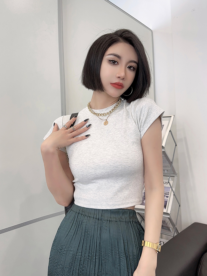 Lightweight Fitted Short Sleeve Round Neck T-Shirt for Women - Spring/Summer Basic Top, Perfect for Casual Outfits Lightweight Fitted Short Sleeve Round Neck T-Shirt for Women - Spring/Summer Basic Top, Perfect for Casual Outfits