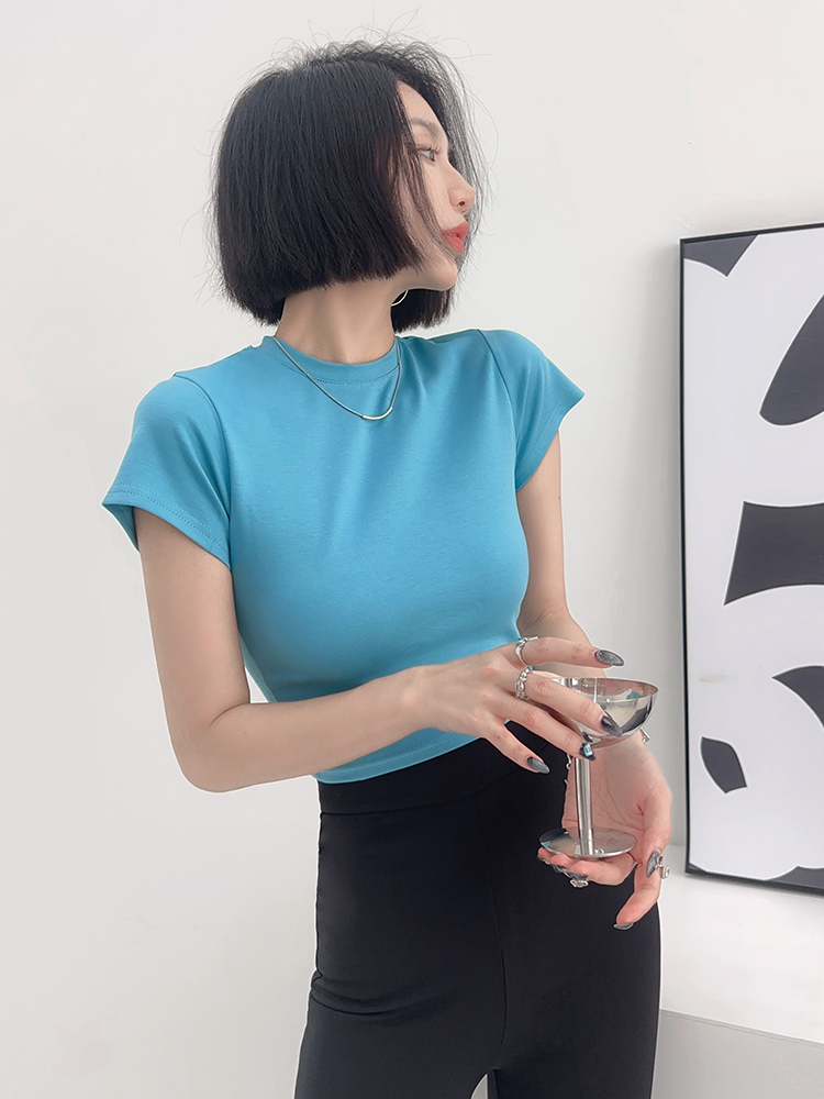 Lightweight Fitted Short Sleeve Round Neck T-Shirt for Women - Spring/Summer Basic Top, Perfect for Casual Outfits Lightweight Fitted Short Sleeve Round Neck T-Shirt for Women - Spring/Summer Basic Top, Perfect for Casual Outfits