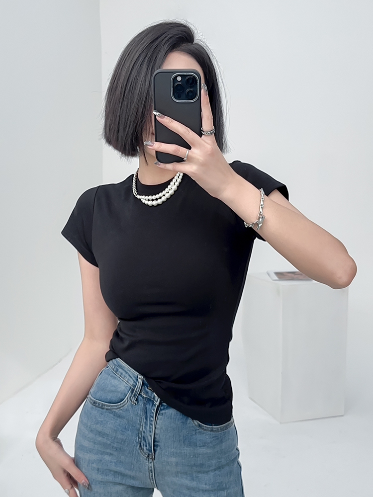 Lightweight Fitted Short Sleeve Round Neck T-Shirt for Women - Spring/Summer Basic Top, Perfect for Casual Outfits Lightweight Fitted Short Sleeve Round Neck T-Shirt for Women - Spring/Summer Basic Top, Perfect for Casual Outfits