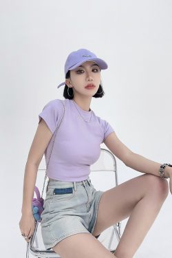 Lightweight Fitted Short Sleeve Round Neck T-Shirt for Women - Spring/Summer Basic Top, Perfect for Casual Outfits