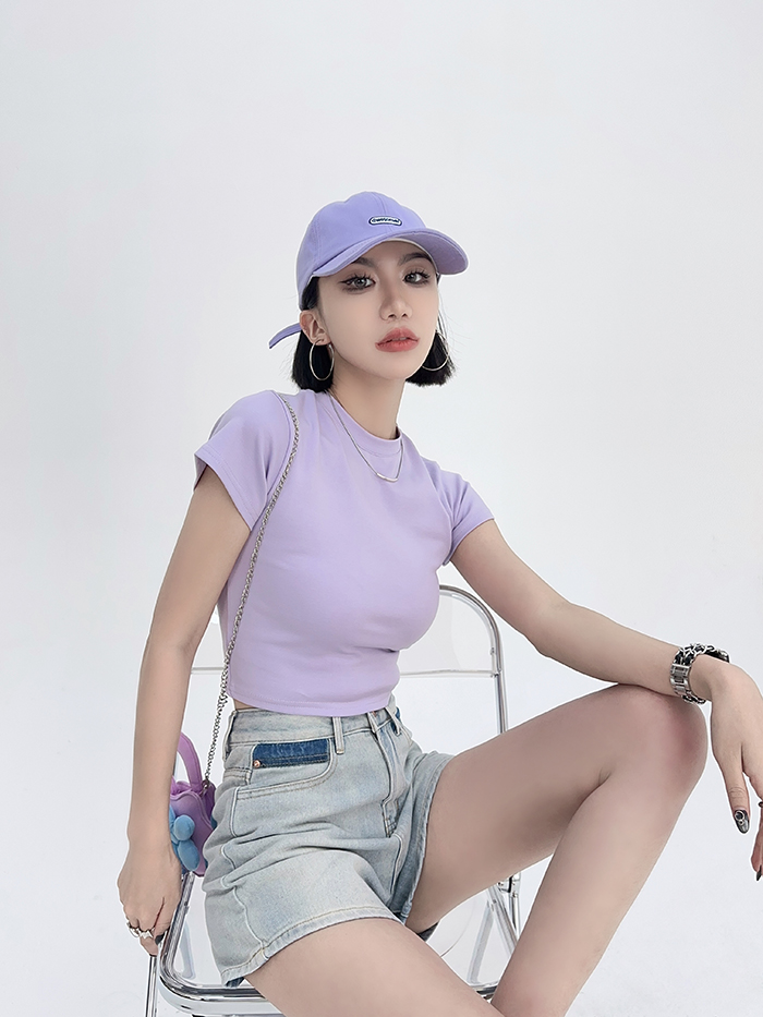 Lightweight Fitted Short Sleeve Round Neck T-Shirt for Women - Spring/Summer Basic Top, Perfect for Casual Outfits Lightweight Fitted Short Sleeve Round Neck T-Shirt for Women - Spring/Summer Basic Top, Perfect for Casual Outfits