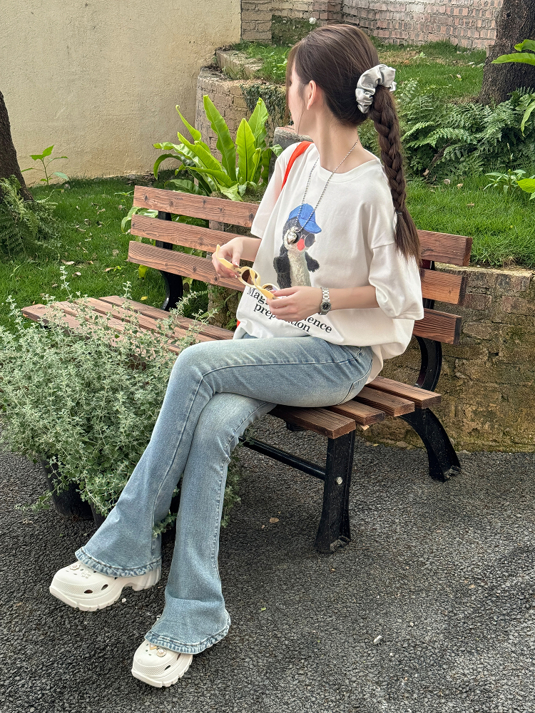 Lightweight Fleece Mid-Rise Slim Fit Flared Jeans for Women - Perfect for Spring and Autumn, Casual Chic Style Lightweight Fleece Mid-Rise Slim Fit Flared Jeans for Women - Perfect for Spring and Autumn, Casual Chic Style