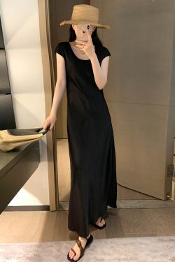 Lightweight Flowing Dress with Connected Sleeves, Diagonal Cut, Minimalist Style, Elegant Summer Slim-Fit, Mid-Length Skirt