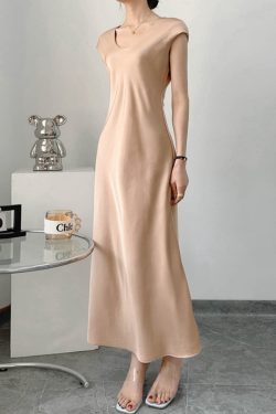 Lightweight Flowing Dress with Connected Sleeves, Diagonal Cut, Minimalist Style, Elegant Summer Slim-Fit, Mid-Length Skirt