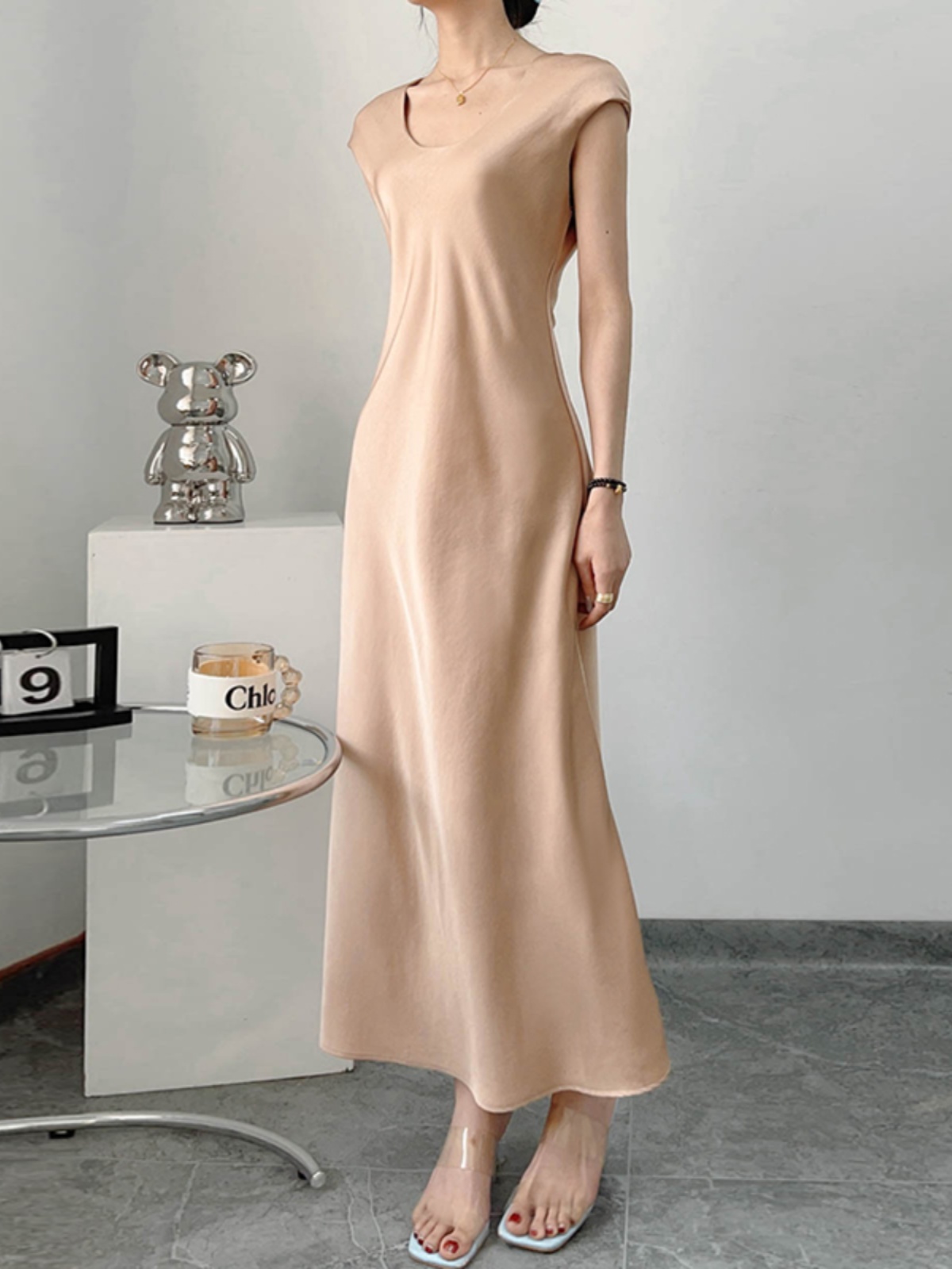Lightweight Flowing Dress with Connected Sleeves, Diagonal Cut, Minimalist Style, Elegant Summer Slim-Fit, Mid-Length Skirt Lightweight Flowing Dress with Connected Sleeves, Diagonal Cut, Minimalist Style, Elegant Summer Slim-Fit, Mid-Length Skirt