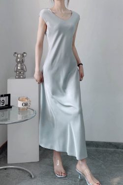 Lightweight Flowing Dress with Connected Sleeves, Diagonal Cut, Minimalist Style, Elegant Summer Slim-Fit, Mid-Length Skirt