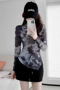 Lightweight Gradient Mesh Top with Long Sleeves, Draped Neckline, Loose Fit, Pullover Style, Elastic Irregular Pleats for a Chic Look