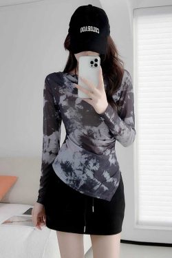 Lightweight Gradient Mesh Top with Long Sleeves, Draped Neckline, Loose Fit, Pullover Style, Elastic Irregular Pleats for a Chic Look