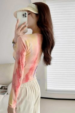 Lightweight Gradient Mesh Top with Long Sleeves, Draped Neckline, Loose Fit, Pullover Style, Elastic Irregular Pleats for a Chic Look