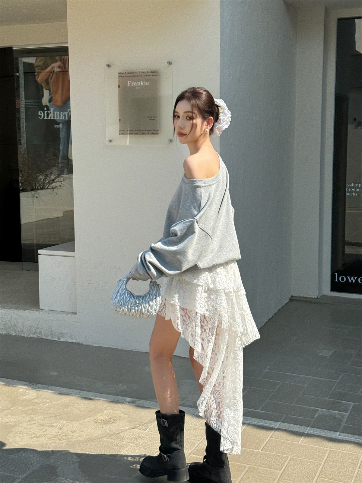 Lightweight Gray Off-Shoulder Sweatshirt for Women - Loose Fit Long Sleeve Top, Perfect for Spring & 90s-Inspired Style Lightweight Gray Off-Shoulder Sweatshirt for Women - Loose Fit Long Sleeve Top, Perfect for Spring & 90s-Inspired Style