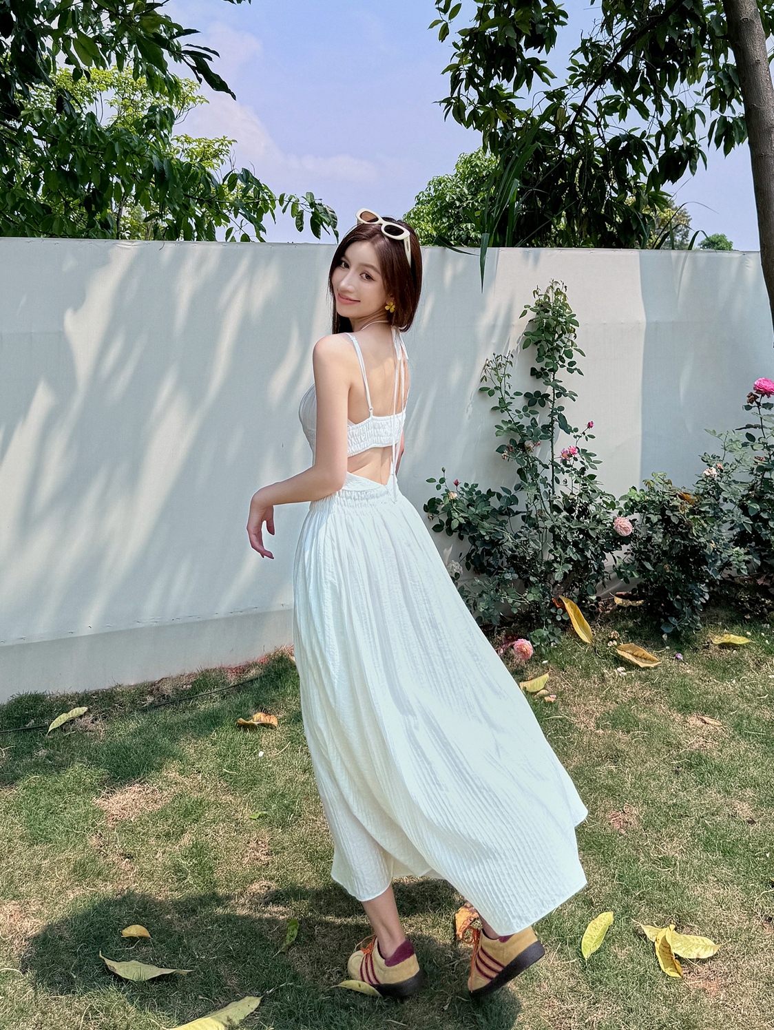 Lightweight High-Waisted Long Dress with Straps, Hollow Out Design, Slimming A-Line Silhouette for Summer Vacation Style Lightweight High-Waisted Long Dress with Straps, Hollow Out Design, Slimming A-Line Silhouette for Summer Vacation Style