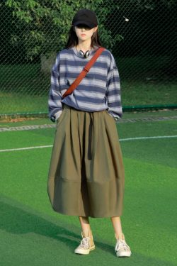 Lightweight Japanese Style Mid-Length Women's Skirt with Magnetic Buckle, Versatile Floral Bud Design for Spring and Autumn Fashion