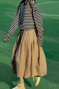 Lightweight Japanese Style Mid-Length Women's Skirt with Magnetic Buckle, Versatile Floral Bud Design for Spring and Autumn Fashion