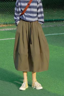 Lightweight Japanese Style Mid-Length Women's Skirt with Magnetic Buckle, Versatile Floral Bud Design for Spring and Autumn Fashion