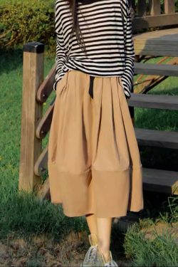 Lightweight Japanese Style Mid-Length Women's Skirt with Magnetic Buckle, Versatile Floral Bud Design for Spring and Autumn Fashion