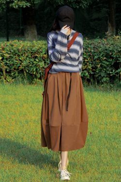 Lightweight Japanese Style Mid-Length Women's Skirt with Magnetic Buckle, Versatile Floral Bud Design for Spring and Autumn Fashion