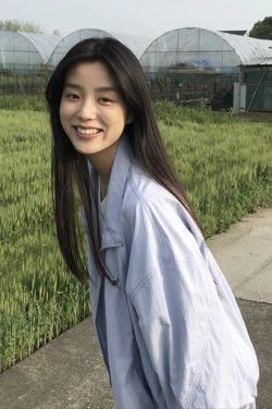 Lightweight Japanese-Style Stand Collar Sun Protection Jacket for Women, 2025 Summer Short Coat, UV Protection, Breathable Fashion.