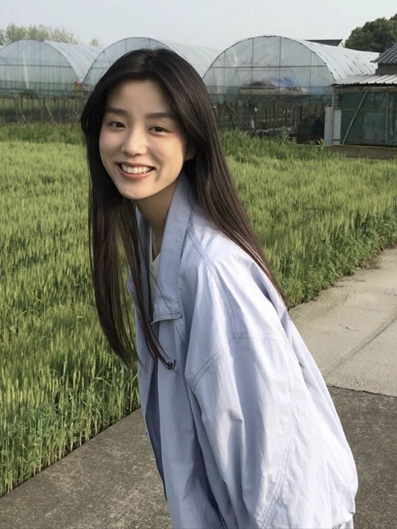 Lightweight Japanese-Style Stand Collar Sun Protection Jacket for Women, 2025 Summer Short Coat, UV Protection, Breathable Fashion. Lightweight Japanese-Style Stand Collar Sun Protection Jacket for Women, 2025 Summer Short Coat, UV Protection, Breathable Fashion.