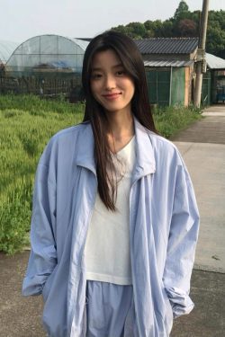 Lightweight Japanese-Style Stand Collar Sun Protection Jacket for Women, 2025 Summer Short Coat, UV Protection, Breathable Fashion.