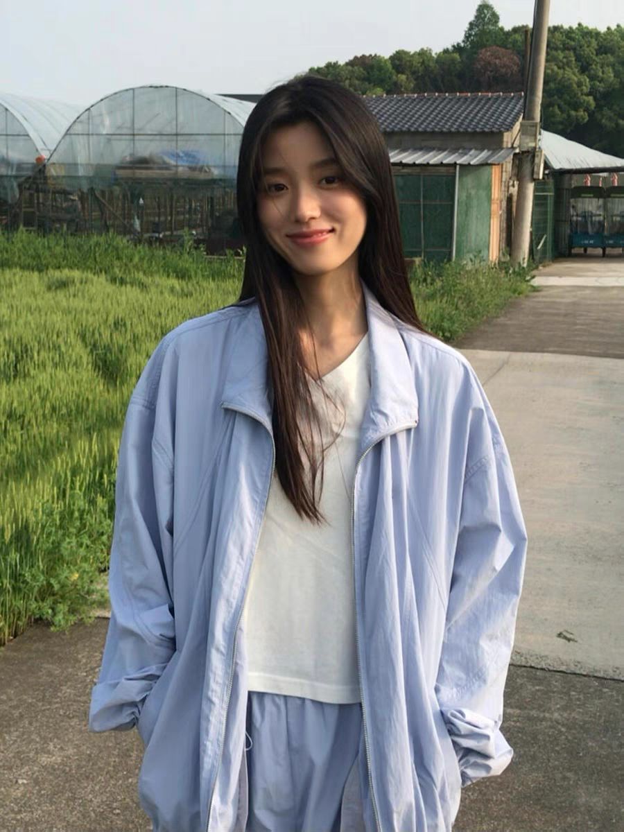 Lightweight Japanese-Style Stand Collar Sun Protection Jacket for Women, 2025 Summer Short Coat, UV Protection, Breathable Fashion. Lightweight Japanese-Style Stand Collar Sun Protection Jacket for Women, 2025 Summer Short Coat, UV Protection, Breathable Fashion.