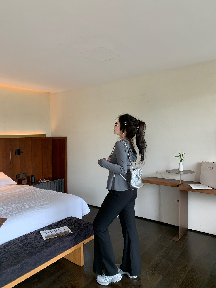 Lightweight Korean Style Cardigan for Yoga - UPF50+ Sun Protection, Anti-Ultraviolet, Slightly Chubby Small Waist, Comic Print Design Lightweight Korean Style Cardigan for Yoga - UPF50+ Sun Protection, Anti-Ultraviolet, Slightly Chubby Small Waist, Comic Print Design