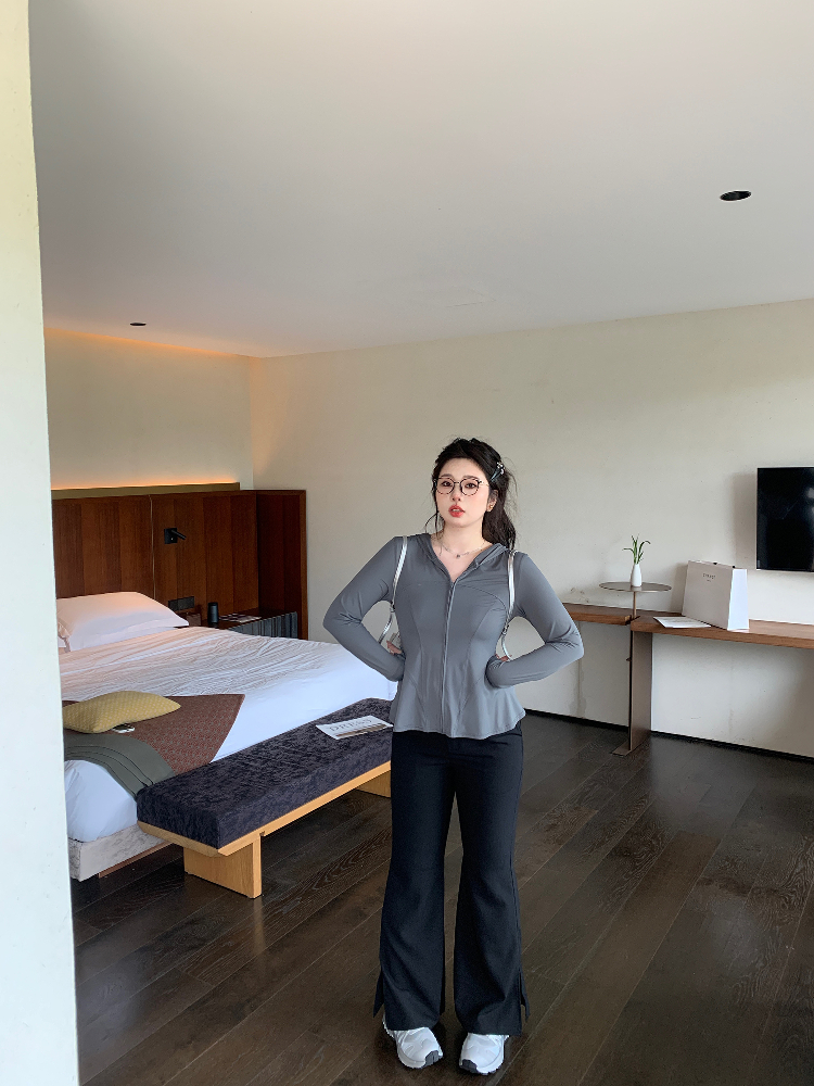 Lightweight Korean Style Cardigan for Yoga - UPF50+ Sun Protection, Anti-Ultraviolet, Slightly Chubby Small Waist, Comic Print Design Lightweight Korean Style Cardigan for Yoga - UPF50+ Sun Protection, Anti-Ultraviolet, Slightly Chubby Small Waist, Comic Print Design