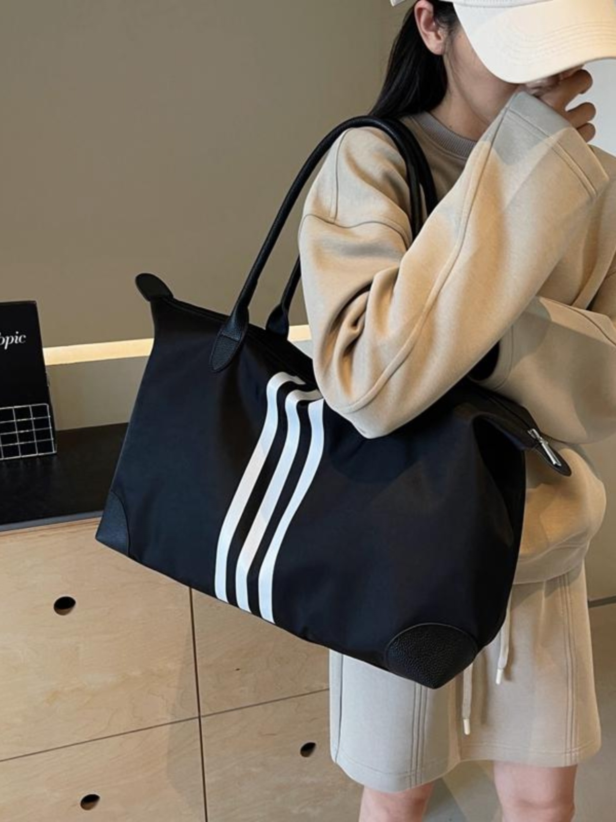 Lightweight Large Capacity Shoulder Tote Bag for Travel, Maternity Storage, Gym, Fitness - Versatile Everyday Use Lightweight Large Capacity Shoulder Tote Bag for Travel, Maternity Storage, Gym, Fitness - Versatile Everyday Use