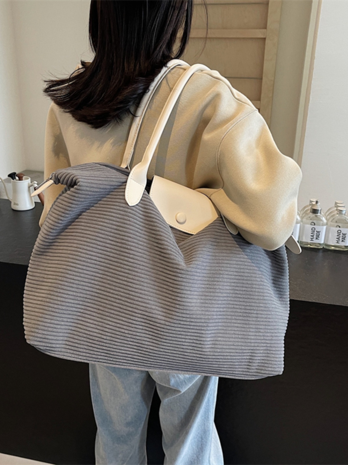 Lightweight Large-Capacity Travel Bag - Versatile Gym, Commuter, and Maternity Shoulder Bag for Short-Distance Business Trips Lightweight Large-Capacity Travel Bag - Versatile Gym, Commuter, and Maternity Shoulder Bag for Short-Distance Business Trips