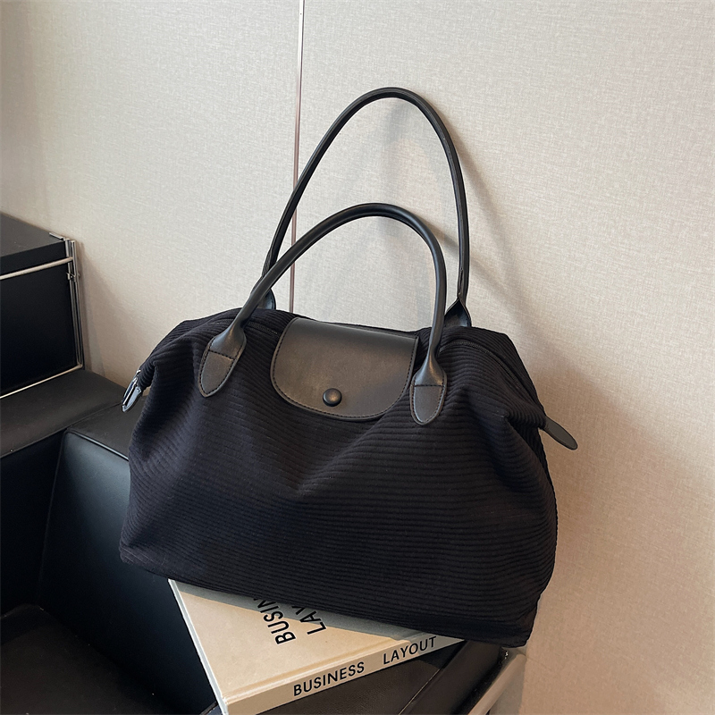 Lightweight Large-Capacity Travel Bag - Versatile Gym, Commuter, and Maternity Shoulder Bag for Short-Distance Business Trips Lightweight Large-Capacity Travel Bag - Versatile Gym, Commuter, and Maternity Shoulder Bag for Short-Distance Business Trips