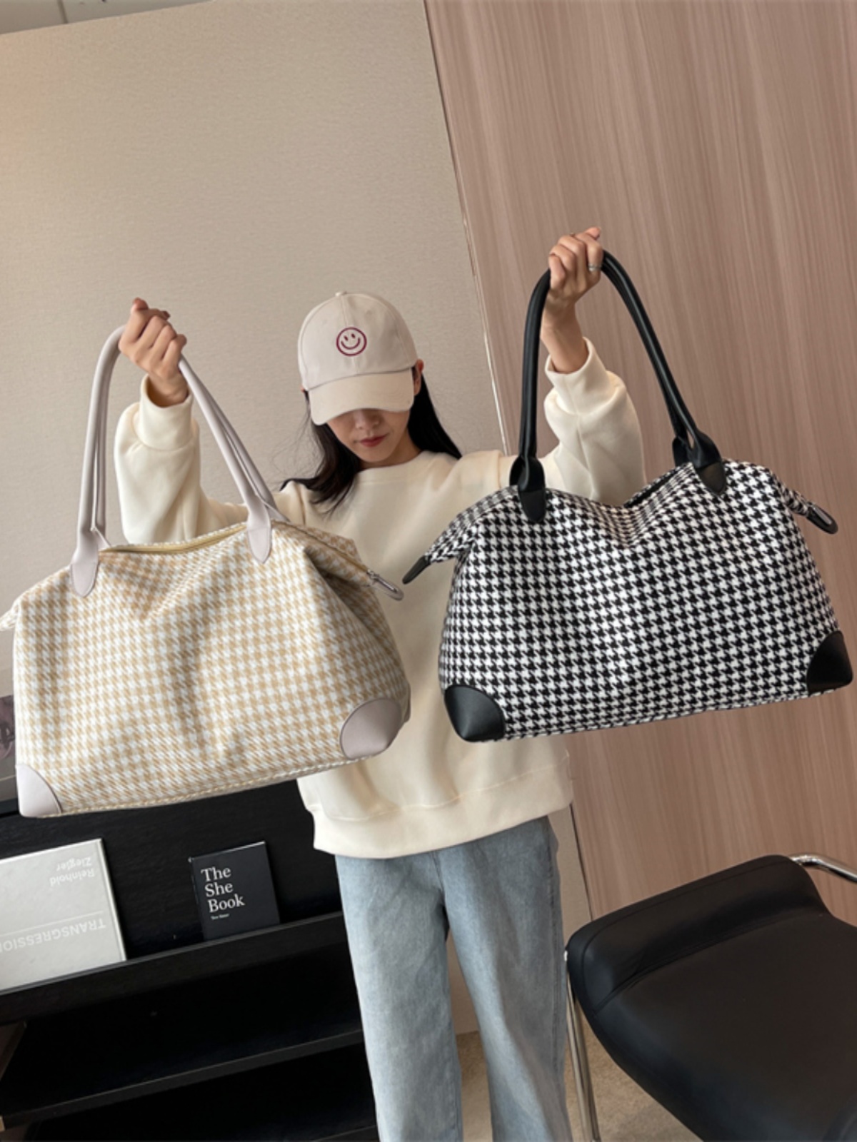 Lightweight Large-Capacity Travel Bag for Commuting, Gym, and Maternity - Versatile Short-Distance Business Trip Tote Lightweight Large-Capacity Travel Bag for Commuting, Gym, and Maternity - Versatile Short-Distance Business Trip Tote