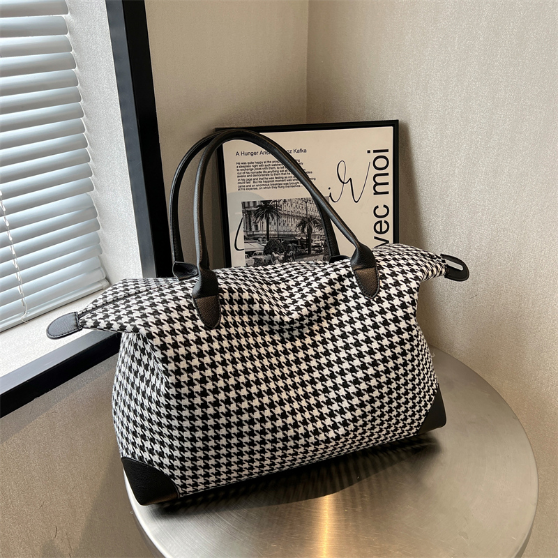 Lightweight Large-Capacity Travel Bag for Commuting, Gym, and Maternity - Versatile Short-Distance Business Trip Tote Lightweight Large-Capacity Travel Bag for Commuting, Gym, and Maternity - Versatile Short-Distance Business Trip Tote