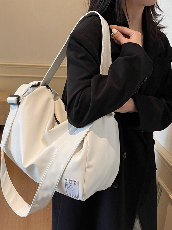 Lightweight Large-Capacity Travel Bag for Women - Versatile Crossbody Sports Bag for Fitness and Short-Distance Travel Lightweight Large-Capacity Travel Bag for Women - Versatile Crossbody Sports Bag for Fitness and Short-Distance Travel