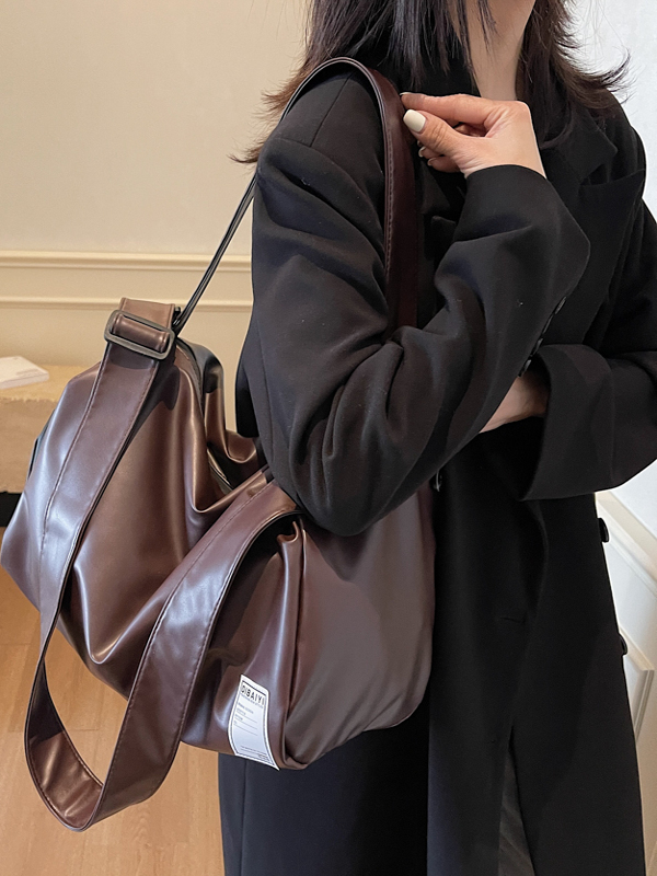 Lightweight Large-Capacity Travel Bag for Women - Versatile Crossbody Sports Bag for Fitness and Short-Distance Travel Lightweight Large-Capacity Travel Bag for Women - Versatile Crossbody Sports Bag for Fitness and Short-Distance Travel