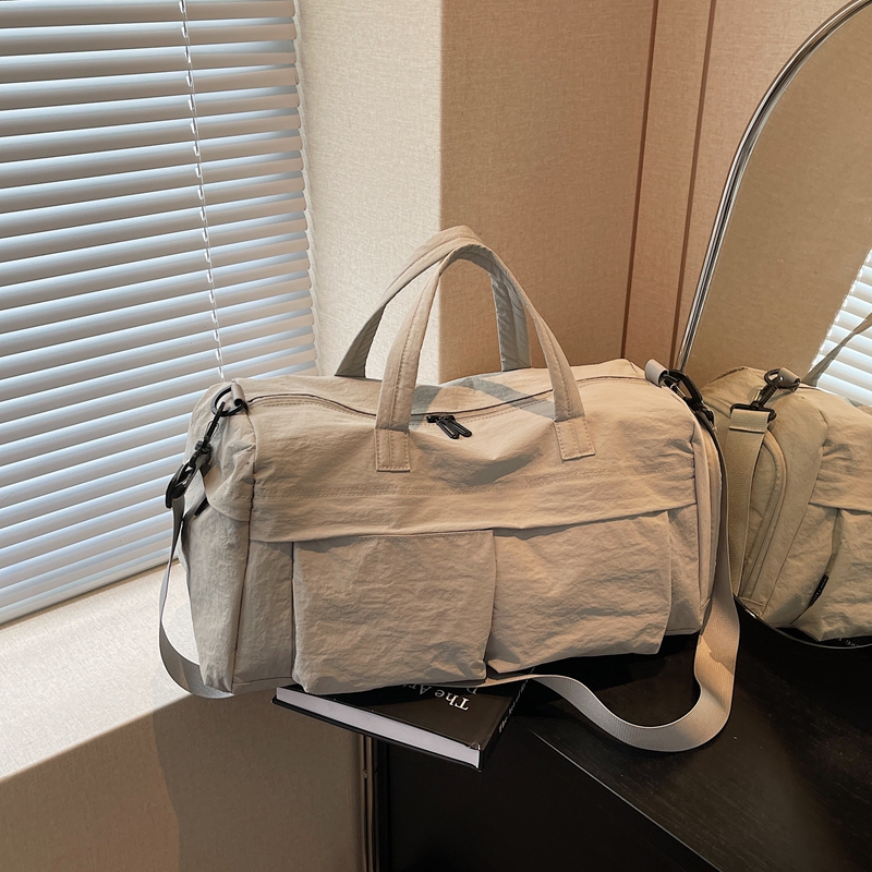 Lightweight Large Capacity Travel Bag for Women and Men, Handheld Crossbody Sports Fitness Bag for Short Trips and Outings Lightweight Large Capacity Travel Bag for Women and Men, Handheld Crossbody Sports Fitness Bag for Short Trips and Outings