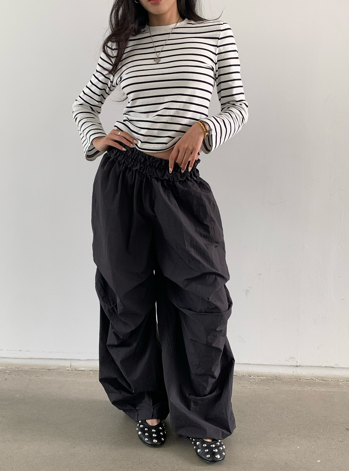 Lightweight Loose Pants with Cloud Waistband for Virtual Abs Line - Zero Gravity Mode, Available in 2 Colors, Trendy Comfort Wear Lightweight Loose Pants with Cloud Waistband for Virtual Abs Line - Zero Gravity Mode, Available in 2 Colors, Trendy Comfort Wear